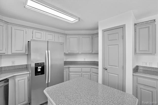 Builiding view twelve for 1400 Every, Mason, MI. 48854