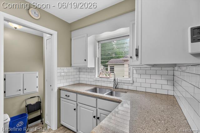 Builiding view eight for 2432 Dallas, Royal Oak, MI. 48067