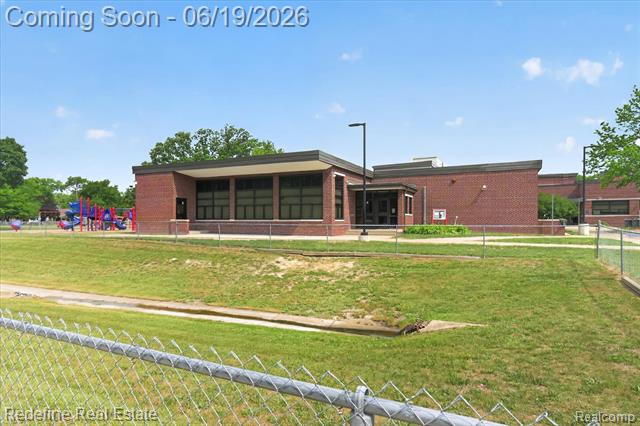 Builiding view twenty nine for 2432 Dallas, Royal Oak, MI. 48067