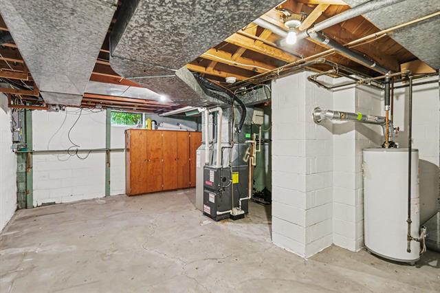 Builiding view thirty four for 2117 Edwin, Lansing, MI. 48911