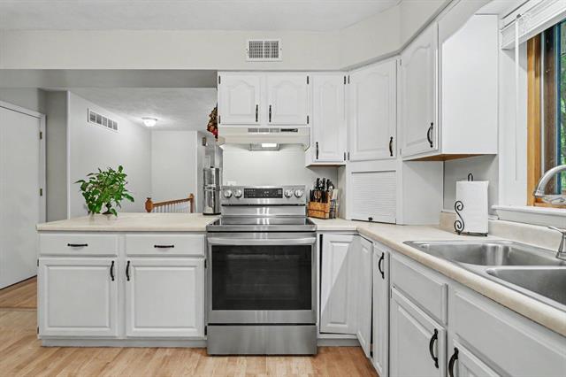 Builiding view eleven for 2985 Kirby, Battle Creek, MI. 49017