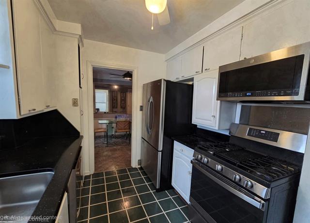 Builiding view five for 14041 Vernon, Oak Park, MI. 48237