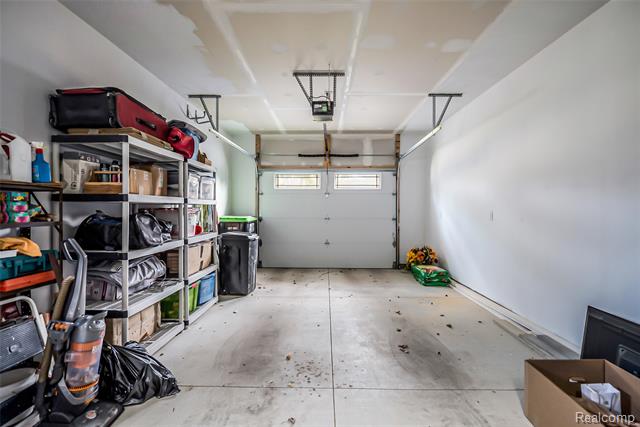 Builiding view fifty for 9109 Mcgregor, Pinckney, MI. 48169