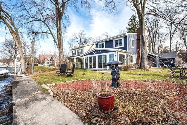 Builiding view nine for 9109 Mcgregor, Pinckney, MI. 48169