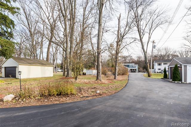 Builiding view seven for 9109 Mcgregor, Pinckney, MI. 48169