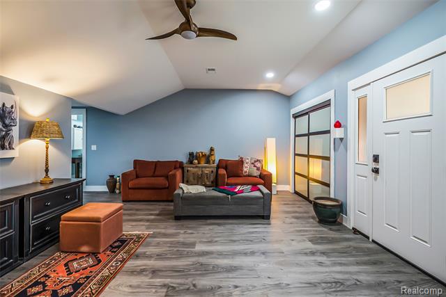 Builiding view seventeen for 9109 Mcgregor, Pinckney, MI. 48169