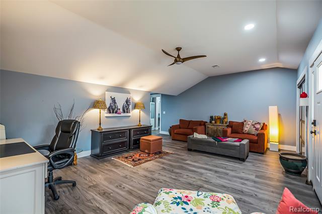 Builiding view sixteen for 9109 Mcgregor, Pinckney, MI. 48169