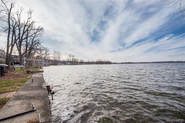 Builiding view three for 9109 Mcgregor, Pinckney, MI. 48169