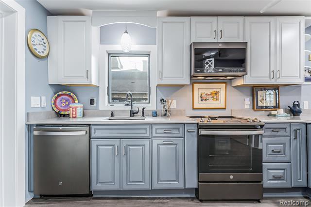 Builiding view twenty three for 9109 Mcgregor, Pinckney, MI. 48169