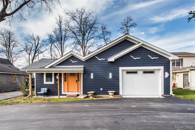 Builiding view two for 9109 Mcgregor, Pinckney, MI. 48169