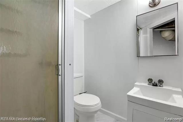 Builiding view twelve for 2001 Dallas, Royal Oak, MI. 48067