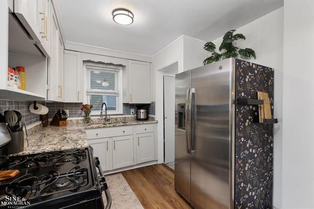 Builiding view eleven for 2011 Dallas, Royal Oak, MI. 48067