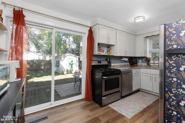 Builiding view nine for 2011 Dallas, Royal Oak, MI. 48067