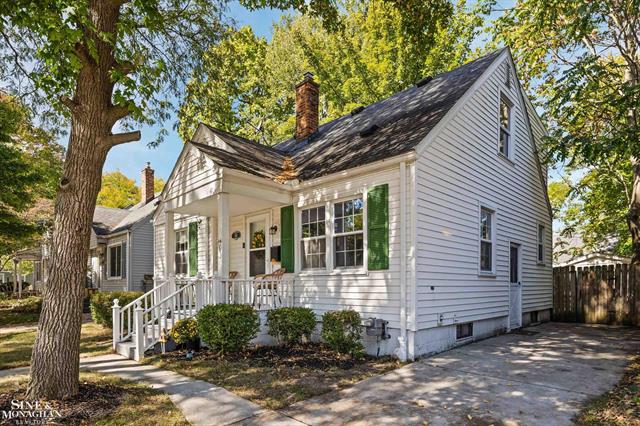 Builiding view one for 2011 Dallas, Royal Oak, MI. 48067