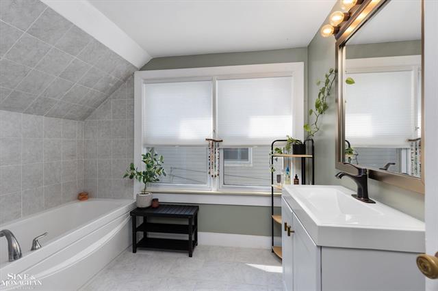 Builiding view twenty one for 2011 Dallas, Royal Oak, MI. 48067