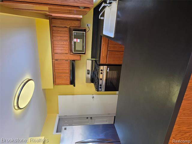 Builiding view two for 436 Gary Ray, Davison, MI. 48423