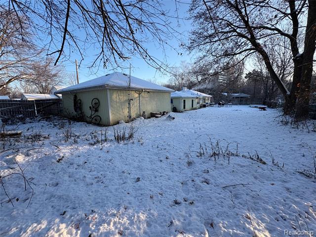 Builiding view fifteen for 2374 Bradford Drive, Flint, MI. 48507