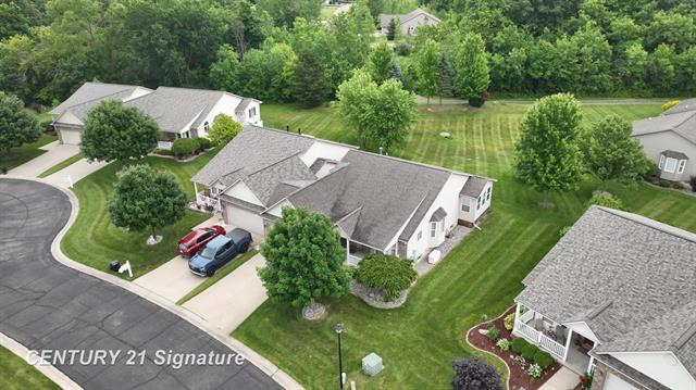 Builiding view forty for 6460 Royal Club Drive, Flushing, MI. 48433