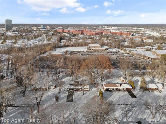 Builiding view forty three for 25216 Muerland, Southfield, MI. 48033