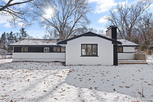 Builiding view thirty one for 25216 Muerland, Southfield, MI. 48033