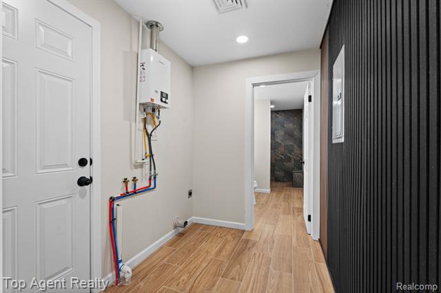 Builiding view twenty nine for 25216 Muerland, Southfield, MI. 48033