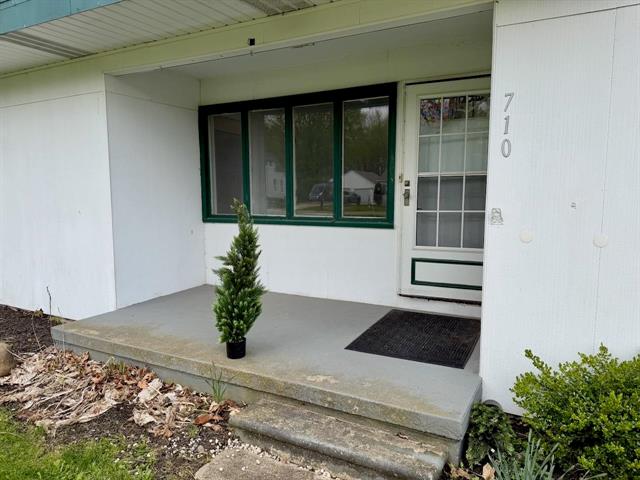 Builiding view eleven for 710 Broad, Chesaning, MI. 48616