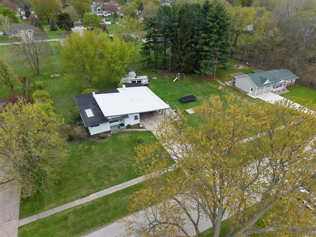 Builiding view seven for 710 Broad, Chesaning, MI. 48616