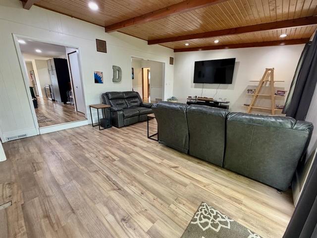 Builiding view seventeen for 710 Broad, Chesaning, MI. 48616
