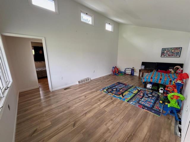 Builiding view twelve for 710 Broad, Chesaning, MI. 48616