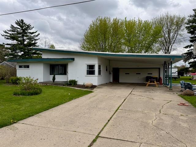 Builiding view twenty nine for 710 Broad, Chesaning, MI. 48616