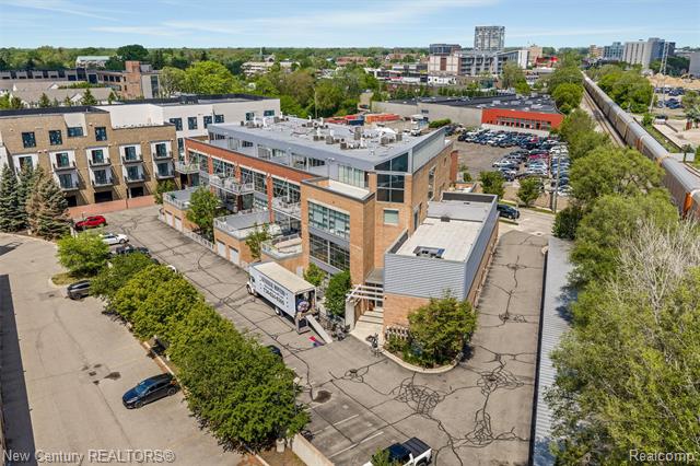 Builiding view twenty nine for 322 E Harrison, Royal Oak, MI. 48067