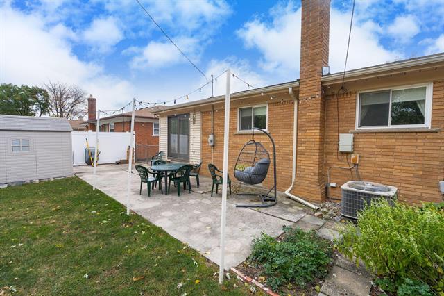 Builiding view one for 14420 Vernon, Oak Park, MI. 48237