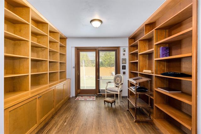 Builiding view seventeen for 14420 Vernon, Oak Park, MI. 48237