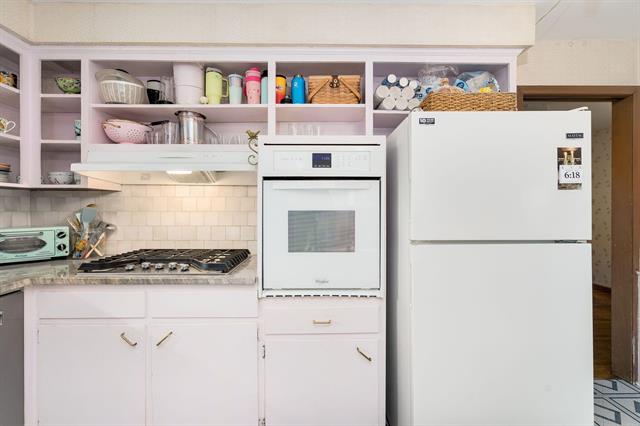 Builiding view thirteen for 14420 Vernon, Oak Park, MI. 48237