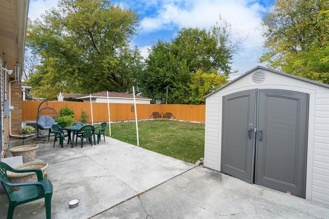 Builiding view three for 14420 Vernon, Oak Park, MI. 48237