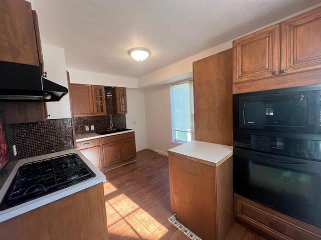 Builiding view nine for 2038 Copeman Boulevard, Flint, MI. 48504