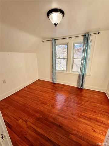 Builiding view nineteen for 630 Buckingham Avenue, Flint, MI. 48507