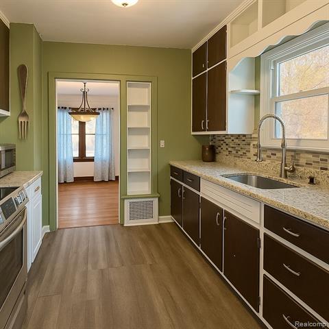 Builiding view ten for 630 Buckingham Avenue, Flint, MI. 48507