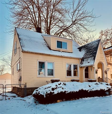 Builiding view two for 630 Buckingham Avenue, Flint, MI. 48507