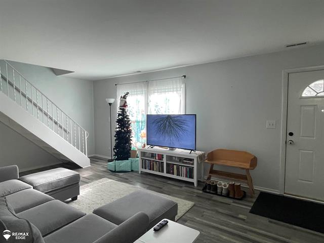 Builiding view six for 9469 Parkwood, Davison, MI. 48423