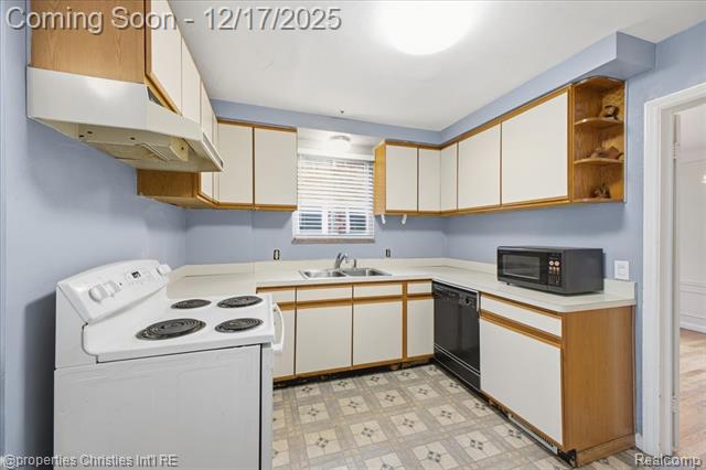 Builiding view thirteen for 18945 Littlefield, Detroit, MI. 48235