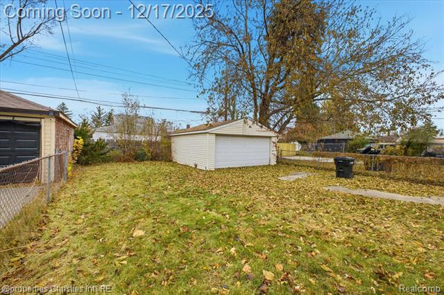 Builiding view thirty seven for 18945 Littlefield, Detroit, MI. 48235