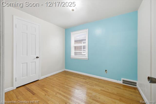 Builiding view twenty five for 18945 Littlefield, Detroit, MI. 48235