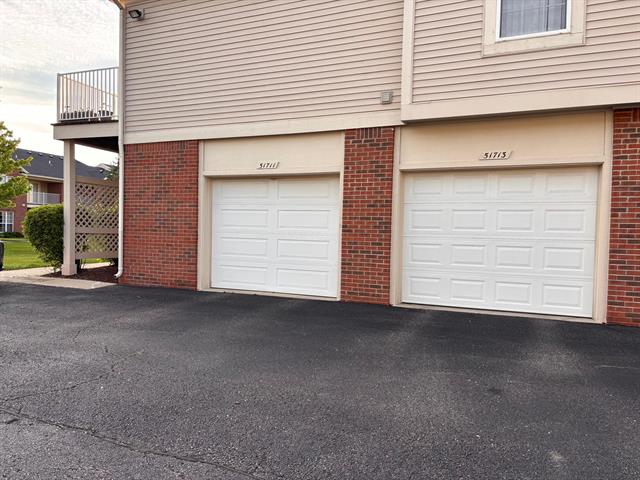 Builiding view fifty one for 51713 Adler Park Dr W, New Baltimore, MI. 48051