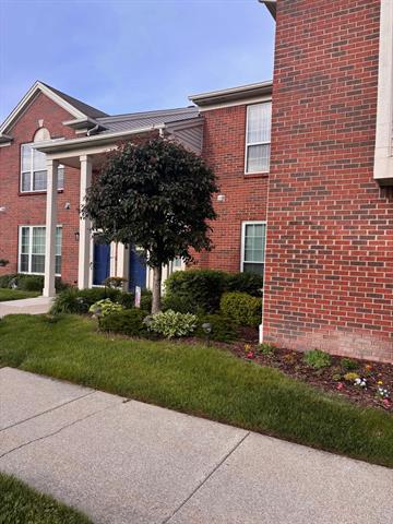 Builiding view forty four for 51713 Adler Park Dr W, New Baltimore, MI. 48051