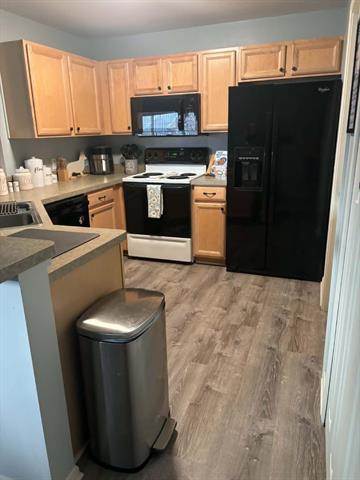 Builiding view thirty two for 51713 Adler Park Dr W, New Baltimore, MI. 48051