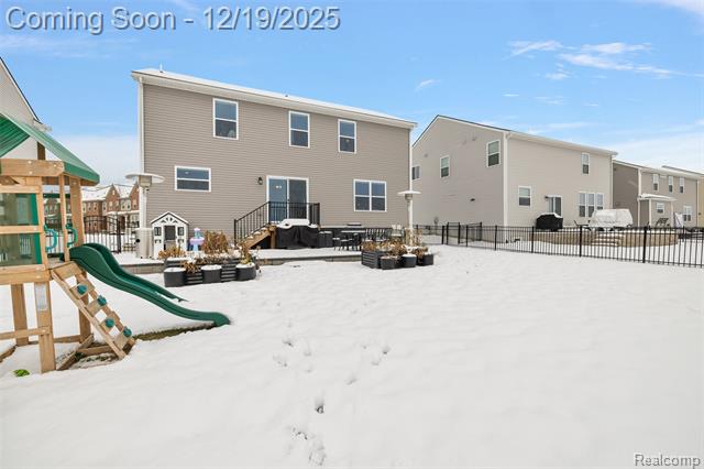 Builiding view forty three for 51336 Times Square, Utica, MI. 48315