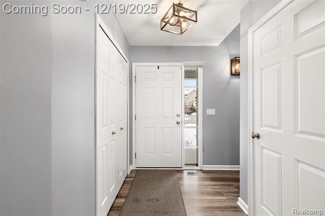 Builiding view four for 51336 Times Square, Utica, MI. 48315