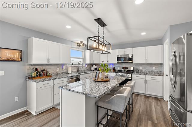 Builiding view fourteen for 51336 Times Square, Utica, MI. 48315