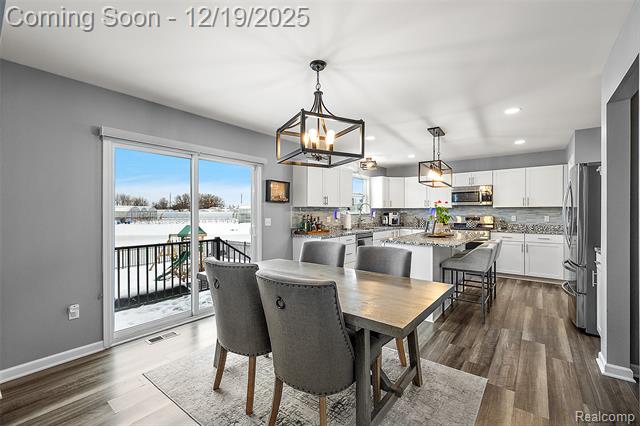 Builiding view ten for 51336 Times Square, Utica, MI. 48315